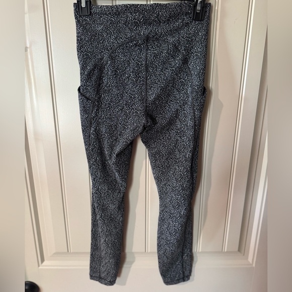 ATHLETA🖤 Black & White Marbled Athletic Leggings 🤍 (Size Small) - Picture 8 of 14